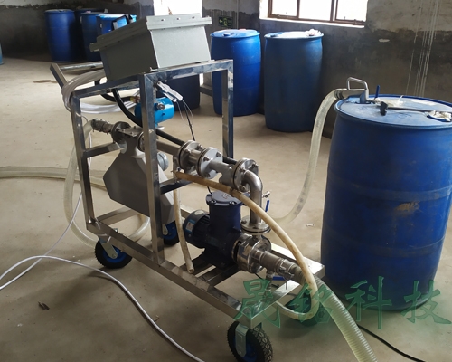 化工（gōng）助劑定量灌裝大（dà）桶設備