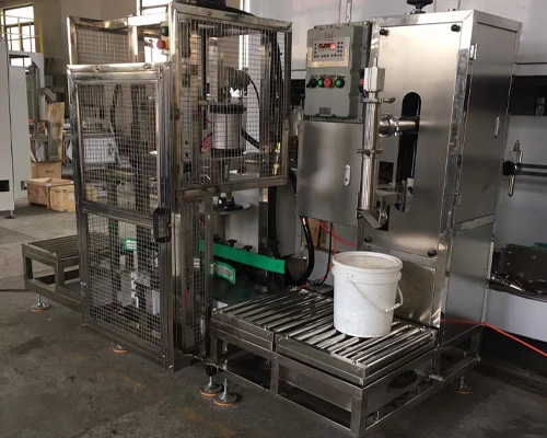 小（xiǎo）包裝稱重灌裝（zhuāng）流水線