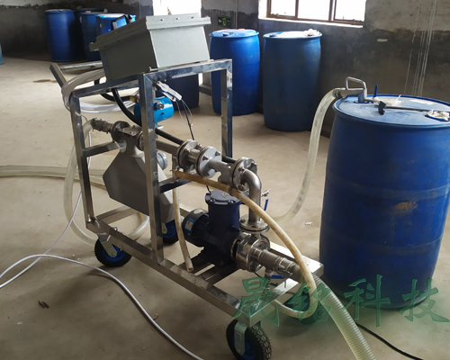 化工助劑（jì）定量灌裝（zhuāng）大桶設備.jpg